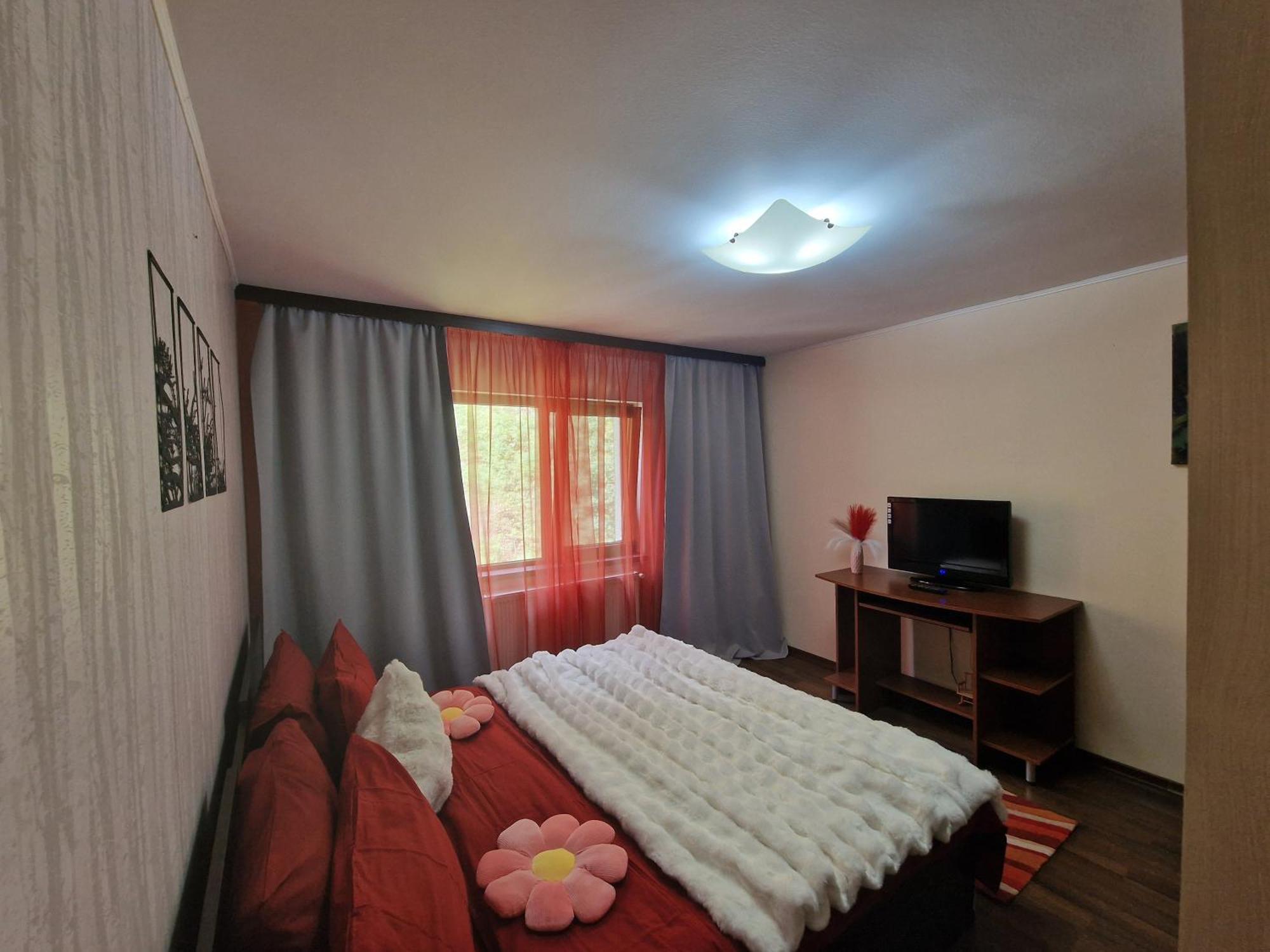 Apartament Red & Yellow Slănic-Moldova Eksteriør billede
