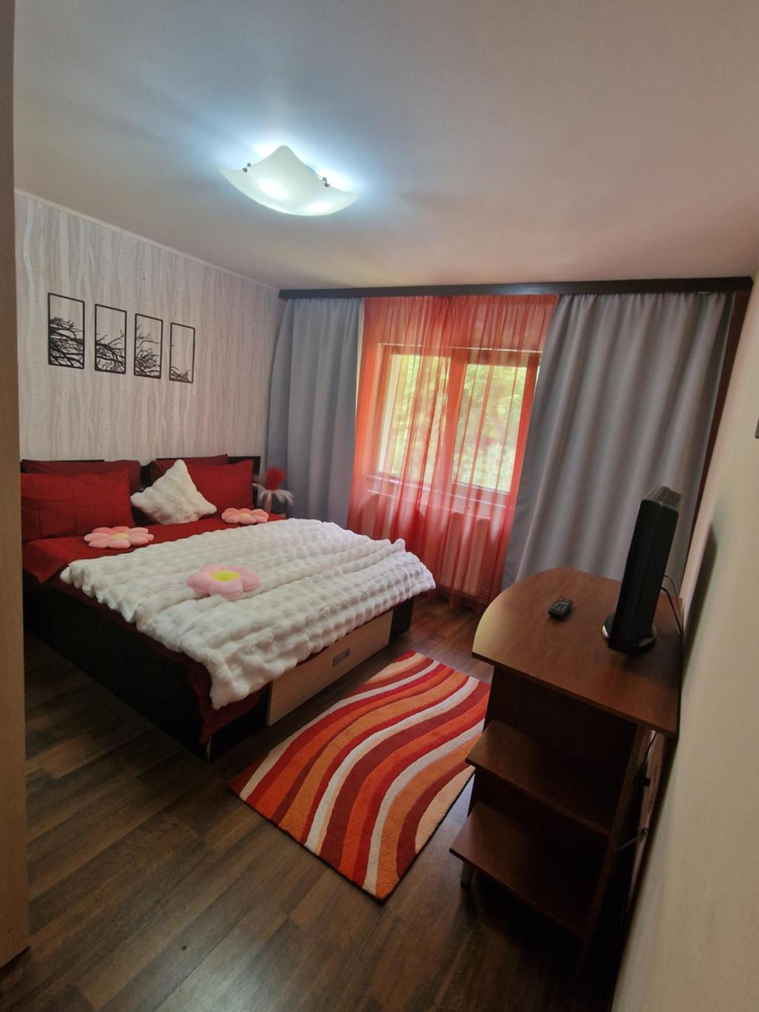 Apartament Red & Yellow Slănic-Moldova Eksteriør billede