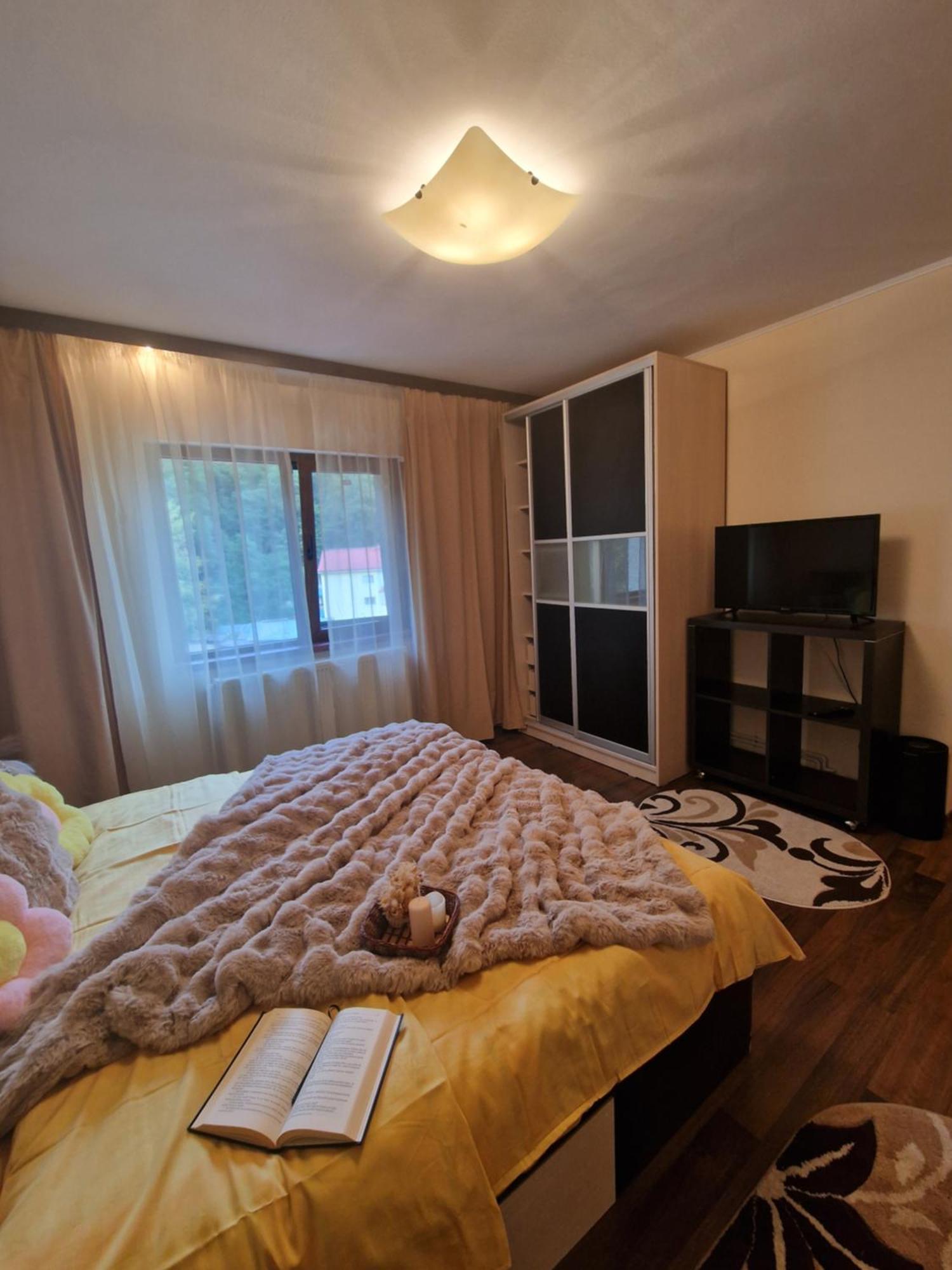 Apartament Red & Yellow Slănic-Moldova Eksteriør billede